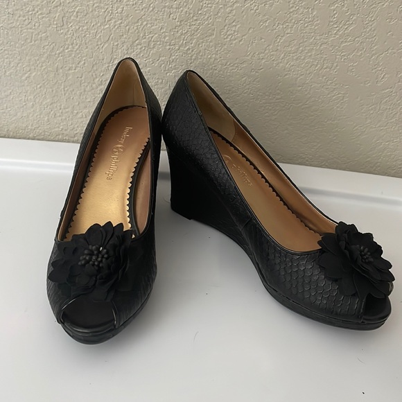 lindsay phillips Shoes - Lindsay Phillips | Black Wedges